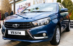 Старт продаж LADA Vesta в автосалоне "Прагматика" Старт продаж LADA Vesta в автосалоне "Прагматика"