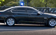 Для автомобилей с мигалками ввели новое ограничение Для автомобилей с мигалками ввели новое ограничение