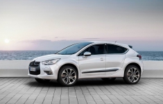  :  Citroen DS4!