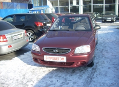 Hyundai Accent  2011 .