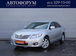 Toyota Camry  2010 .