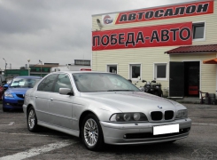 BMW 5 Series  2001 .